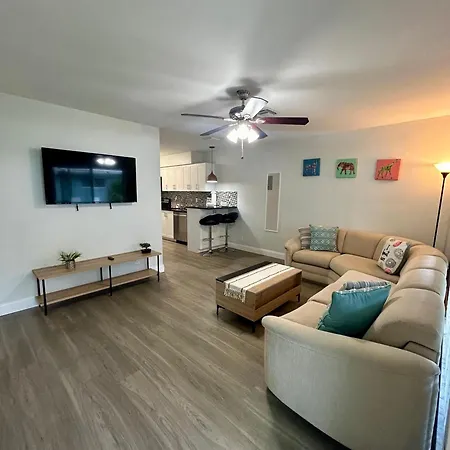 2 Min Walk To Beach With Free Parking At Lauderdale 21-3
